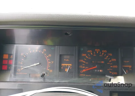 1988 Nissan Pathfinder z USA, uszkodzony, nr VIN JN8HD16Y1JW028497